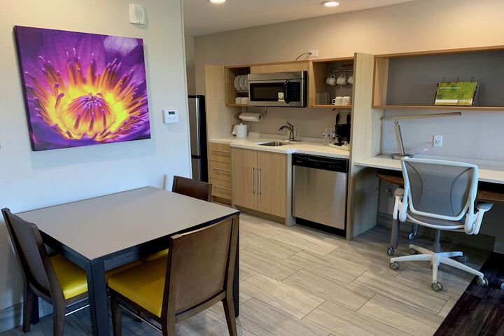 Room 11 of 25