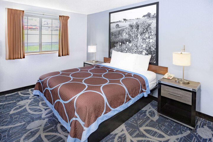 Room 7 of 15