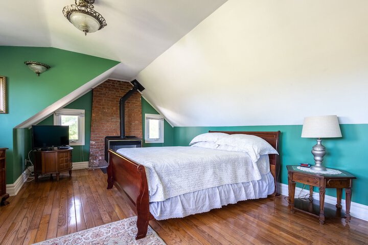 Room 43 of 69