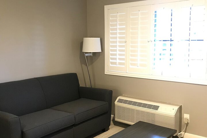 Room 12 of 15