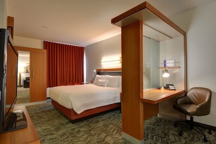 Room 16 of 39