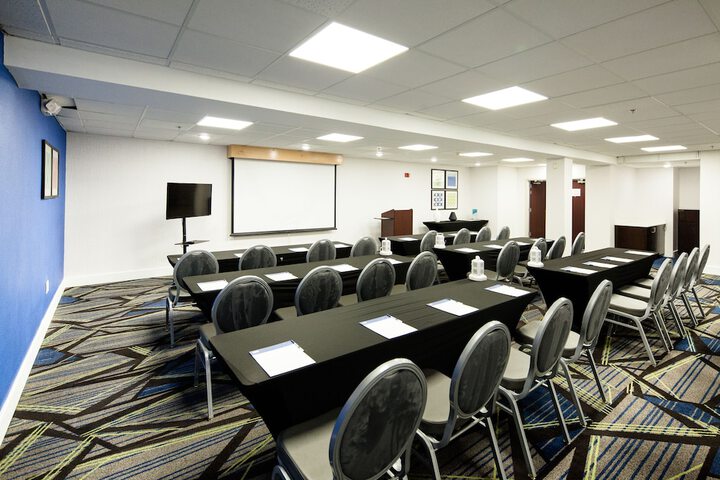Holiday Inn Express & Suites Nashville - Brentwood I-65 by IHG