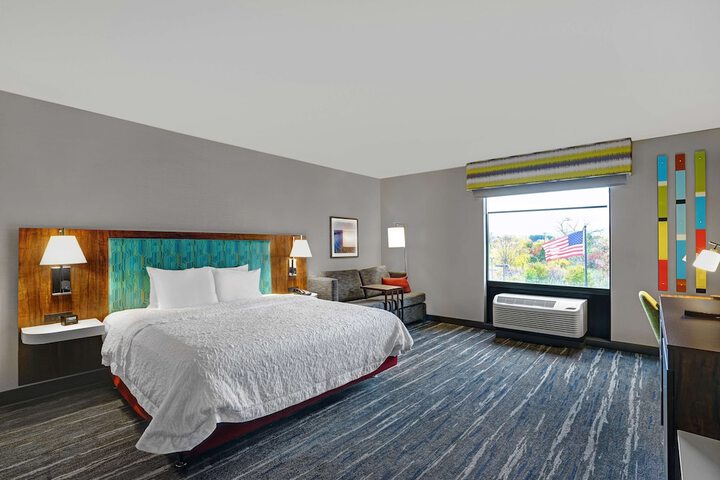 Hampton Inn Utica