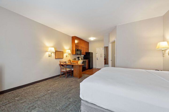 Room 13 of 36