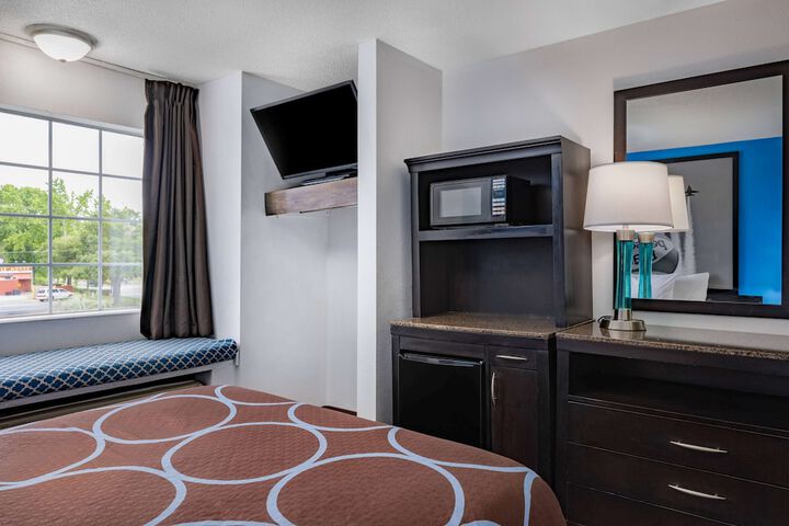 Room 15 of 30