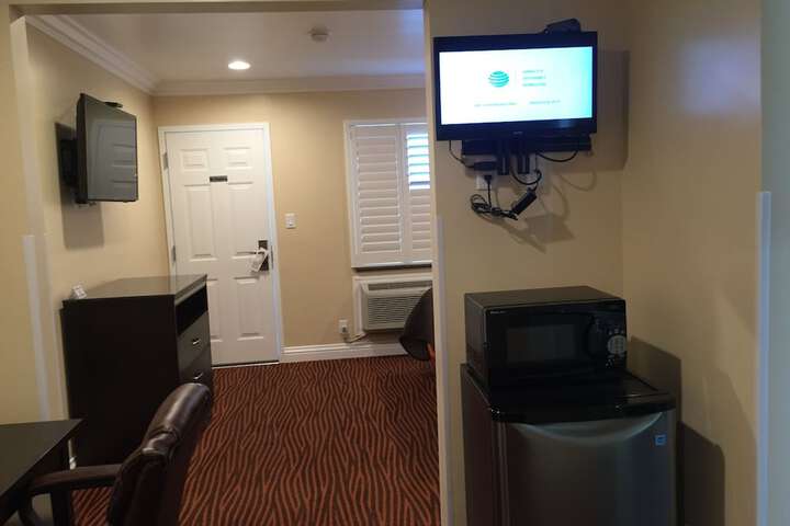 Room 9 of 23