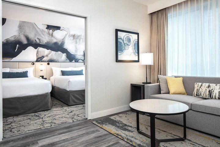 Delta Hotels by Marriott Vancouver Downtown Suites - Downtown Vancouver