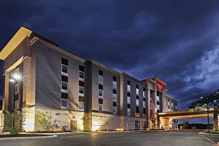 Hotel 4 of 50