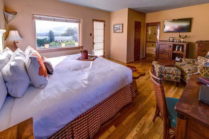 Hacienda Del Sol Guest Ranch Resort
