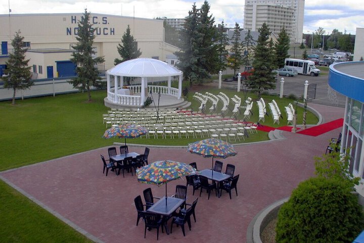 Hotel Exterior 62 of 62
