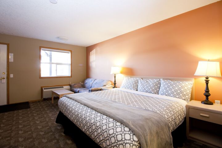 Room 13 of 37
