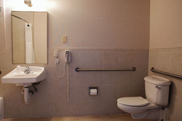 Room 27 of 52