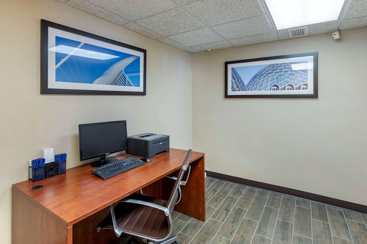 Business Center 38 of 38