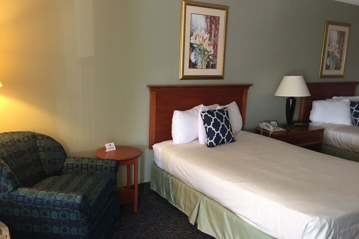 Room 27 of 38