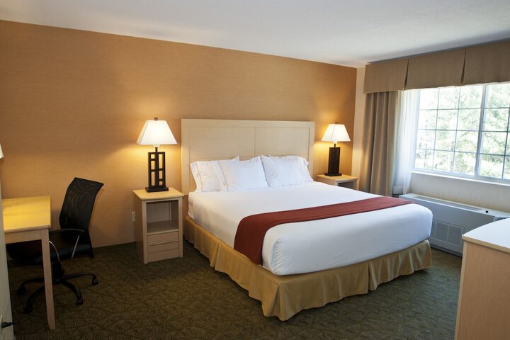 Room 6 of 19