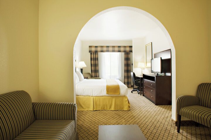 Holiday Inn Express & Suites Childress by IHG