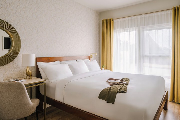 Room 34 of 60