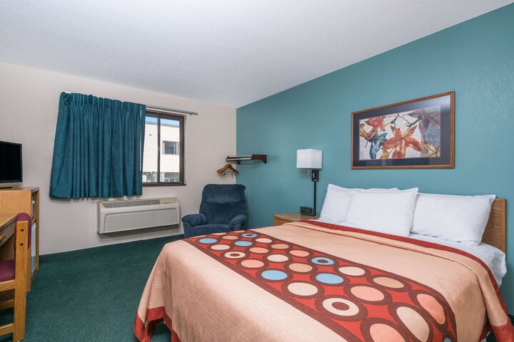 Room 10 of 39
