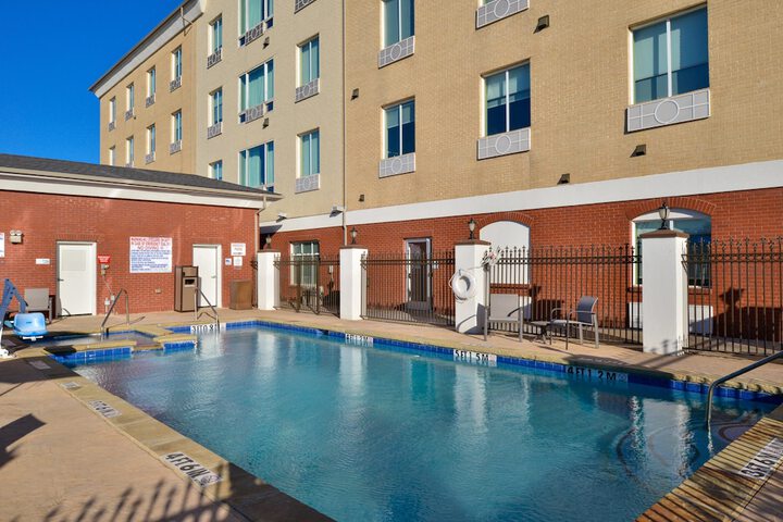 Pool 10 of 67
