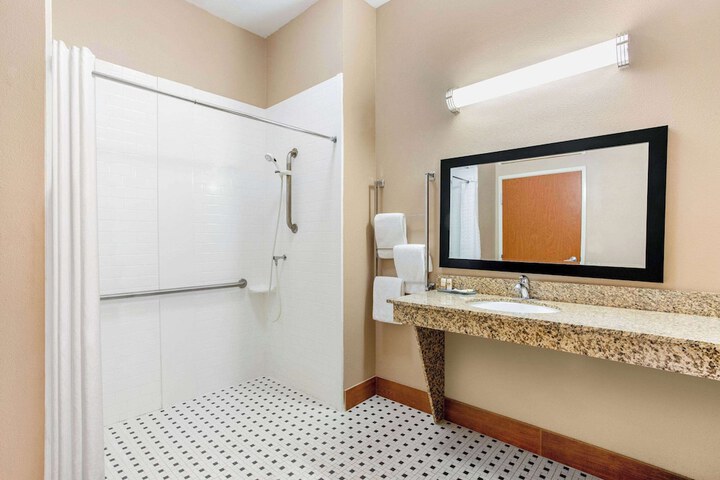 Spark by Hilton Plainfield Indianapolis