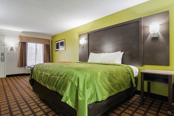 Room 16 of 27