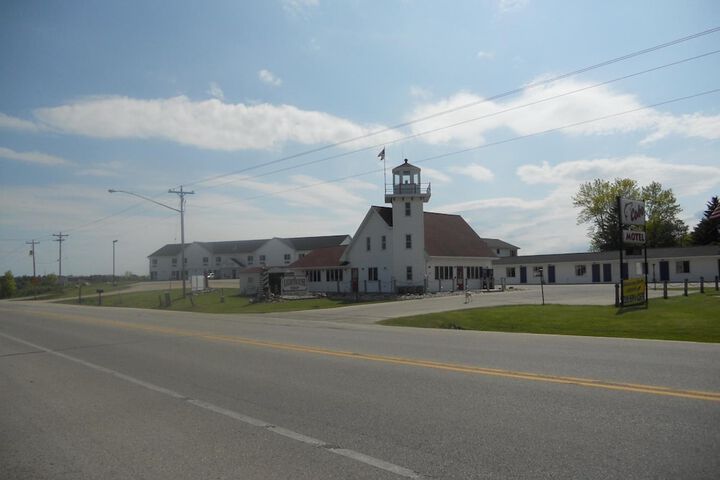 Coho Motel and Suites