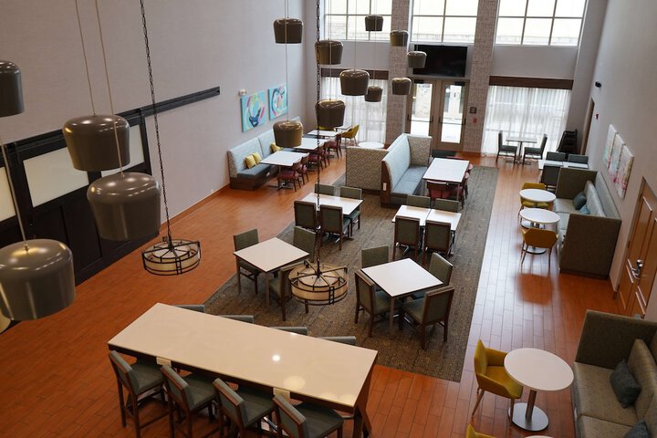 Hampton Inn & Suites Chicago / Aurora