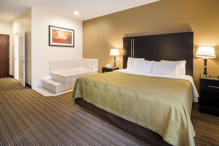 Room 17 of 46