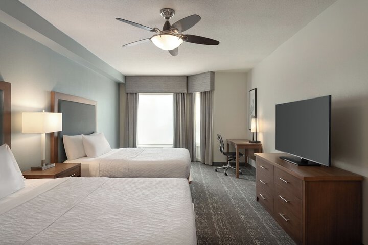Homewood Suites by Hilton Fort Myers Airport / FGCU