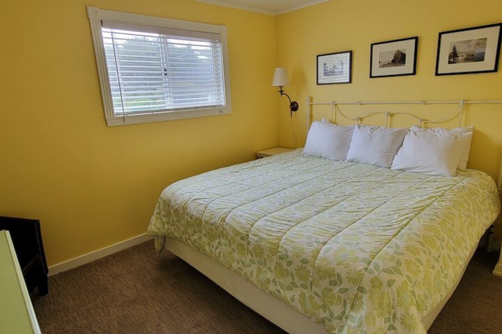 Room 35 of 60