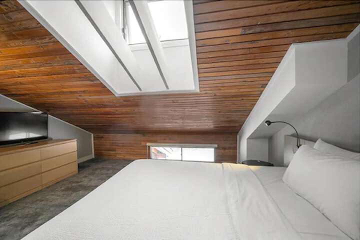 Room 90 of 191