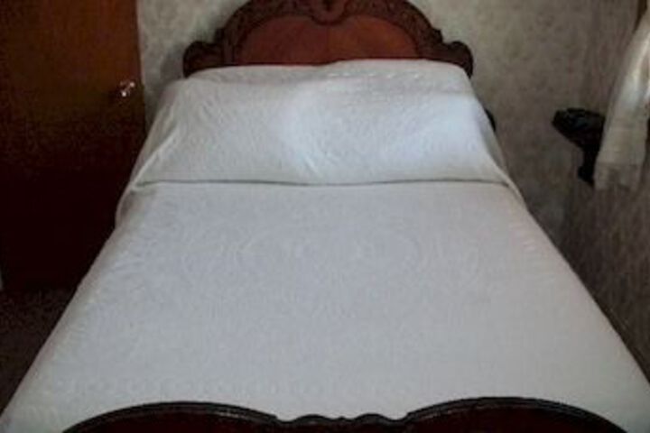 The Harney House Inn
