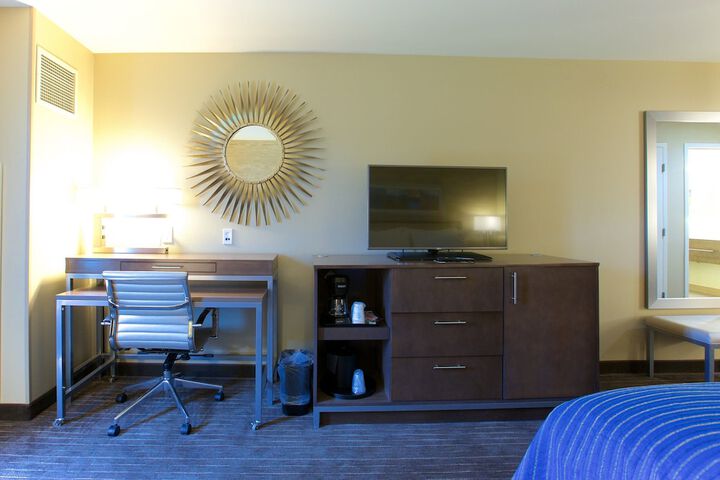 Holiday Inn Express Fargo SW - I-94 Medical Center by IHG