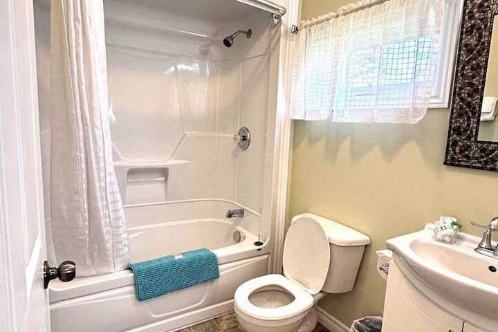 Room 35 of 122