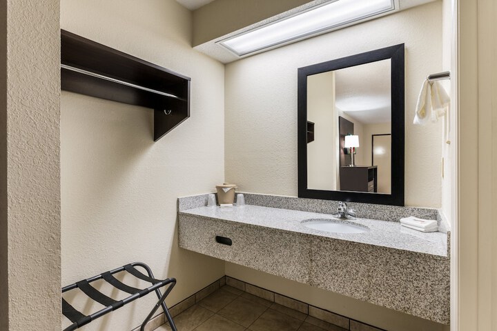 Room 14 of 22