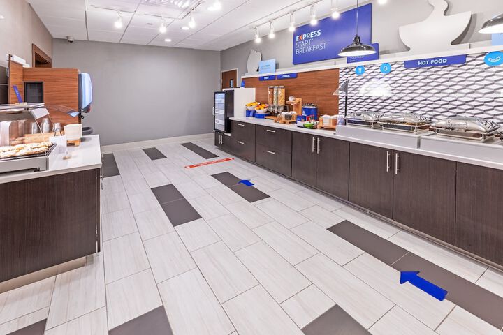 Holiday Inn Express & Suites Stafford NW - Sugar Land by IHG