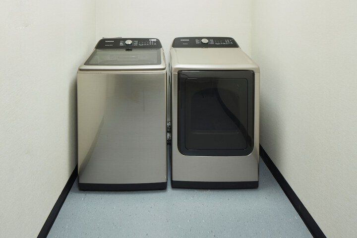 Laundry 32 of 35