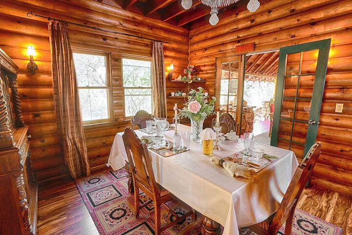 Gold Mountain Manor Bed and Breakfast