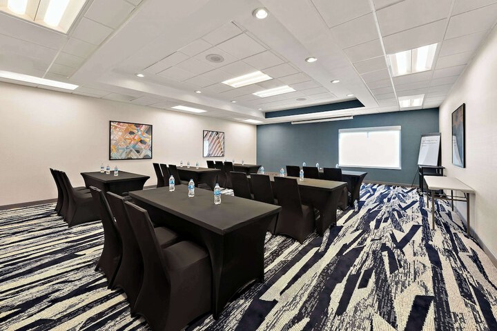 Comfort Suites Columbus East Broad