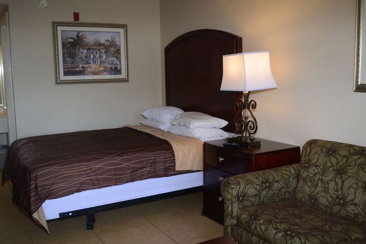 Room 14 of 20