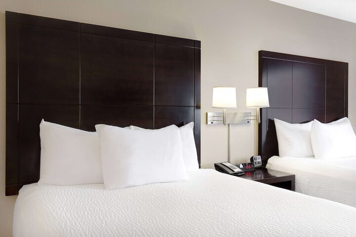 Days Inn by Wyndham Medicine Hat