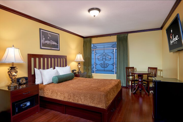 Hotel Apache