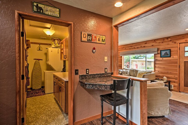 Gold Beach Apartment w / Activities - 2 Mi to Ocean