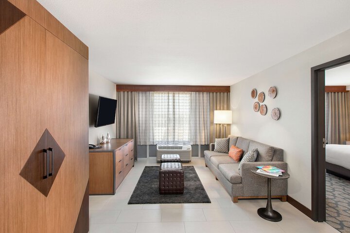 Room 21 of 32