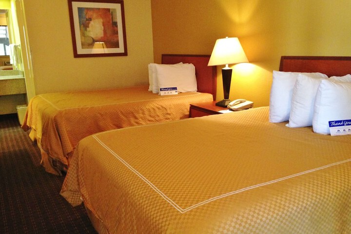 Room 14 of 33