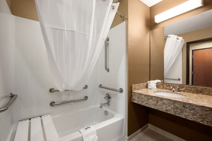 Microtel Inn & Suites by Wyndham Pleasanton