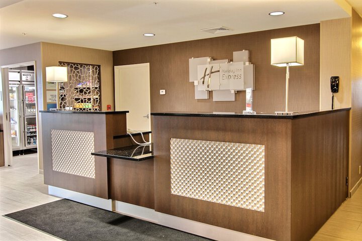 Hotel 6 of 73