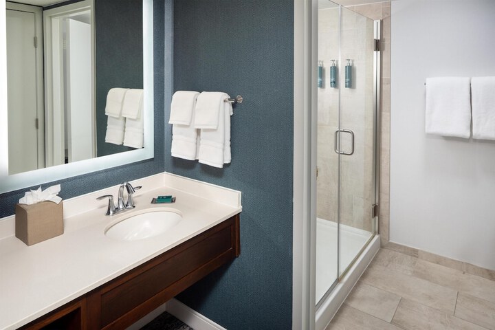 DoubleTree by Hilton Boston - Andover