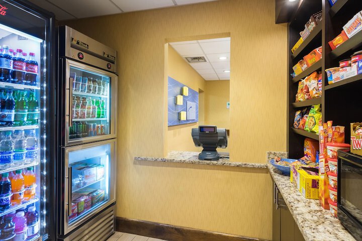 Holiday Inn Express Charleston-Civic Center by IHG