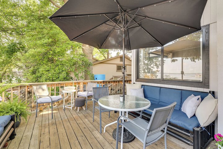 Waterfront Home w / Dock in South Grand Lake!
